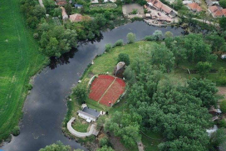 Dom Argyelus - Argyelus Haz - Fesztypark Hotel Martovce Exterior photo